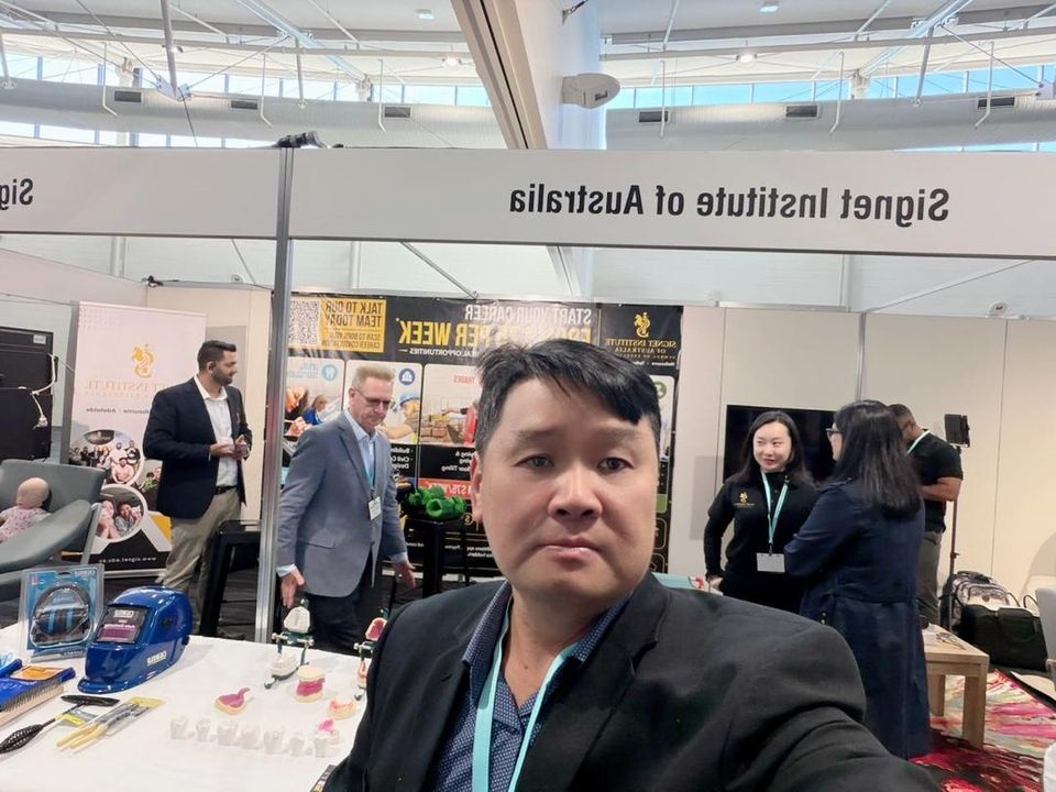 AM EDU Resources at the Signet Institute of Australia stand, careers expo