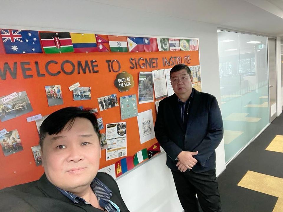 Welcome board at Signet Institute of Australia